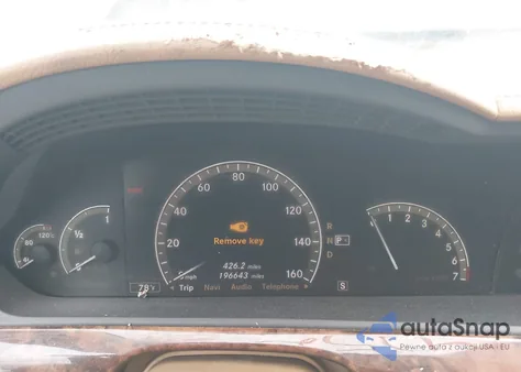 2008 Mercedes-Benz S 550 z USA, uszkodzony, nr VIN WDDNG71X08A166813